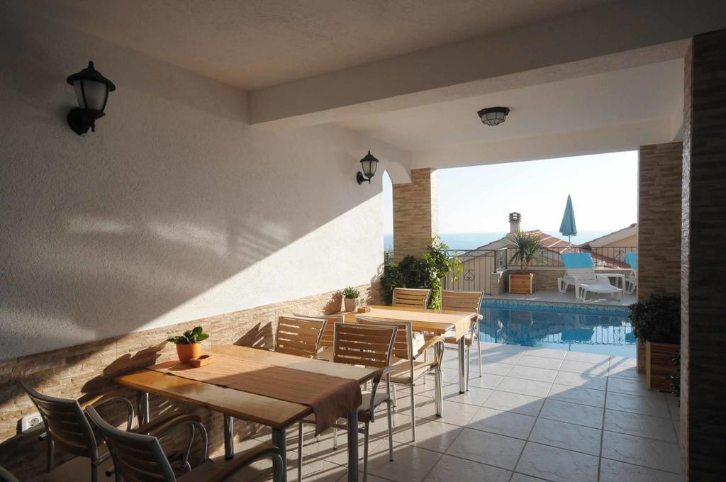 Apartments Leut Свети-Стефан Экстерьер фото