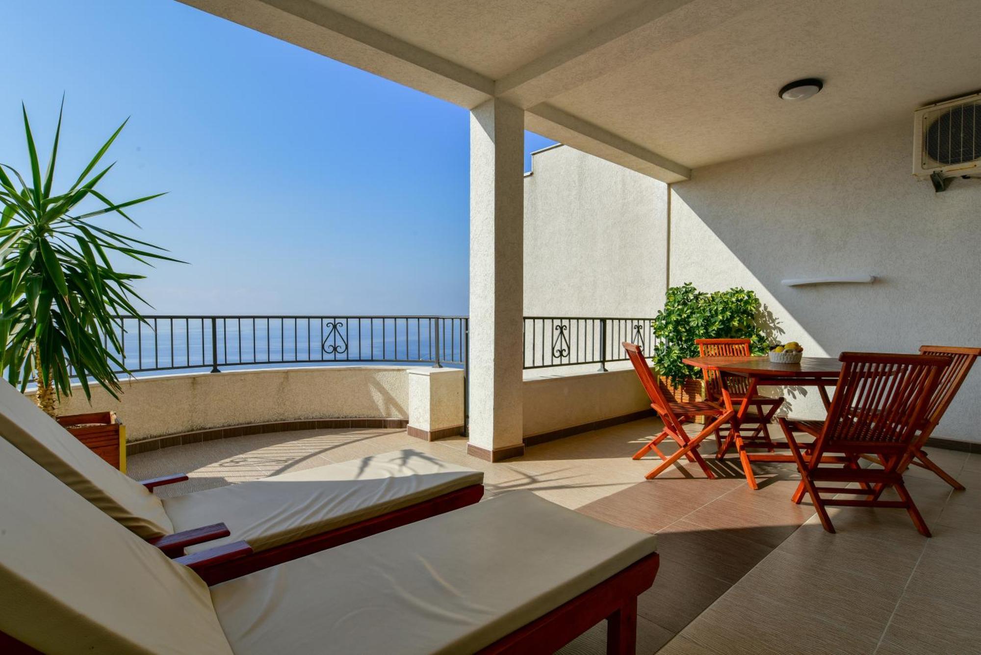 Apartments Leut Свети-Стефан Номер фото