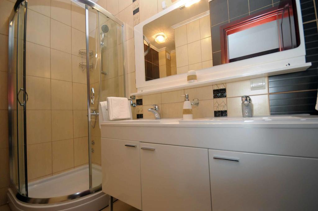 Apartments Leut Свети-Стефан Экстерьер фото