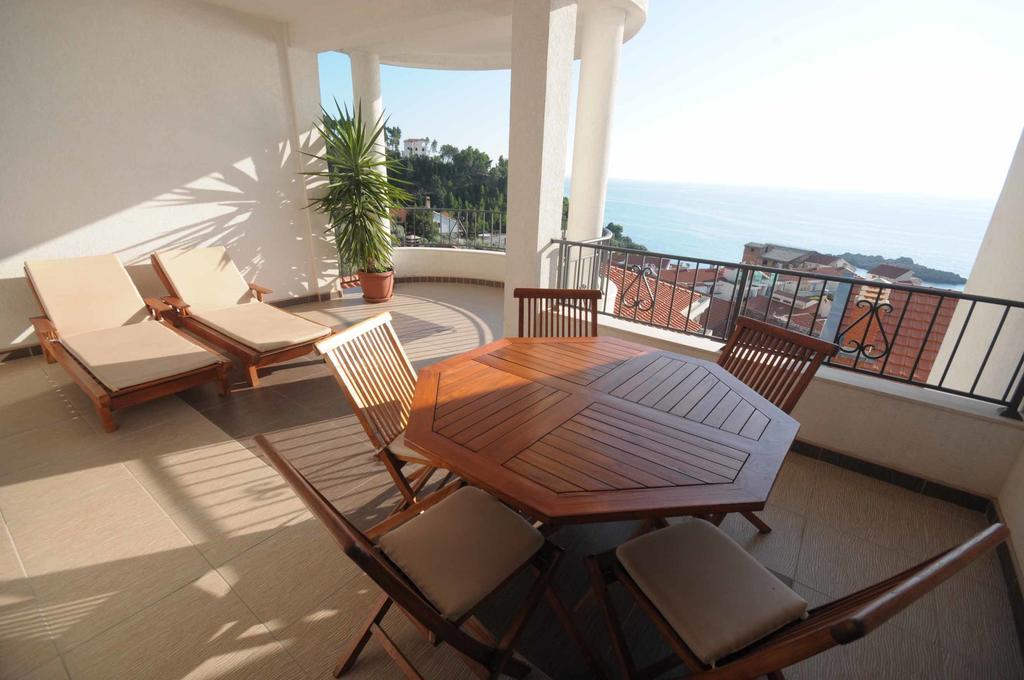 Apartments Leut Свети-Стефан Экстерьер фото