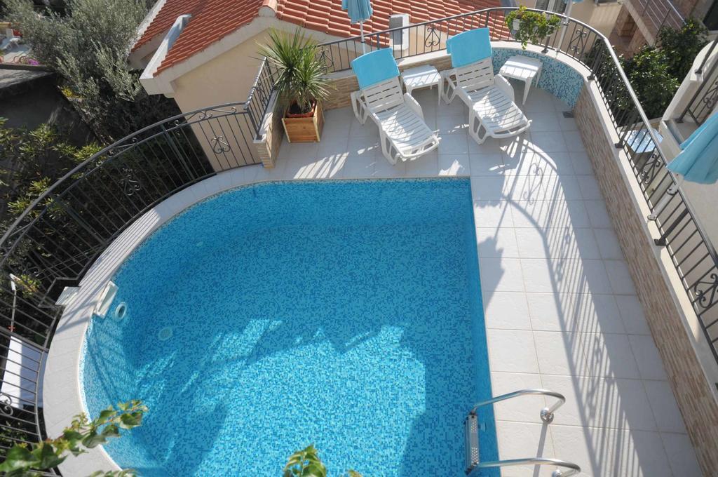 Apartments Leut Свети-Стефан Экстерьер фото