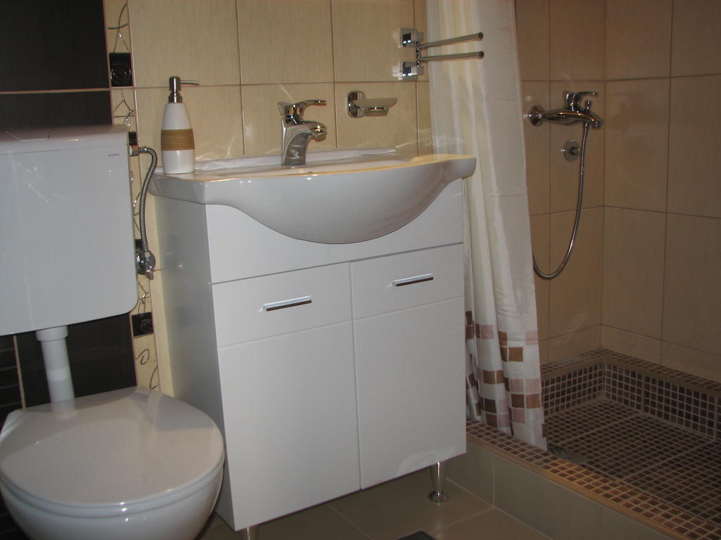 Apartments Leut Свети-Стефан Номер фото
