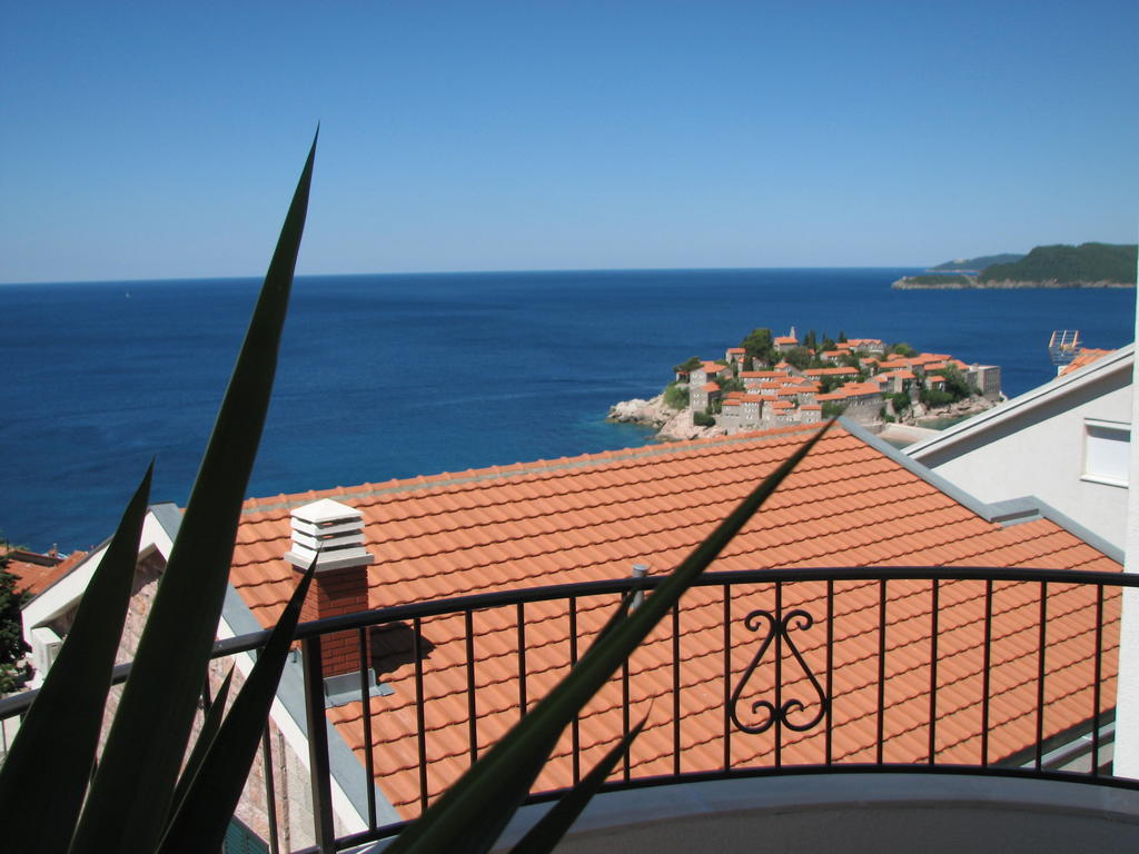 Apartments Leut Свети-Стефан Номер фото