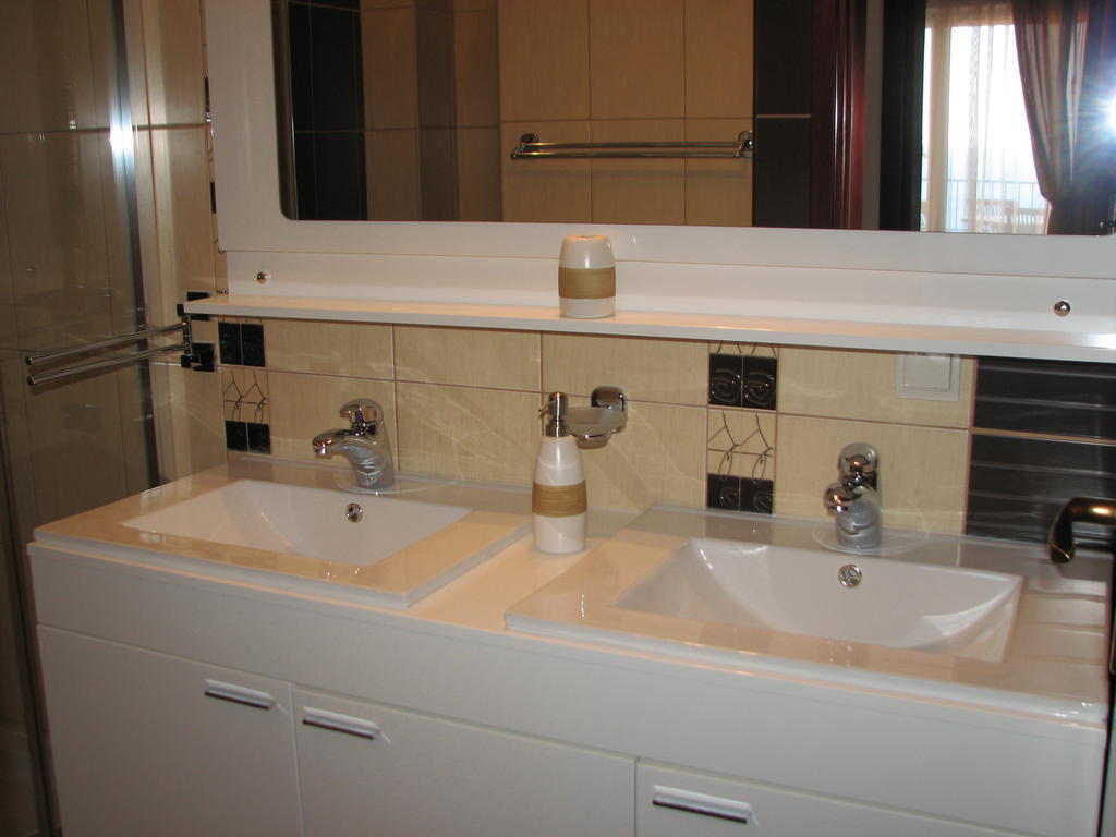 Apartments Leut Свети-Стефан Номер фото
