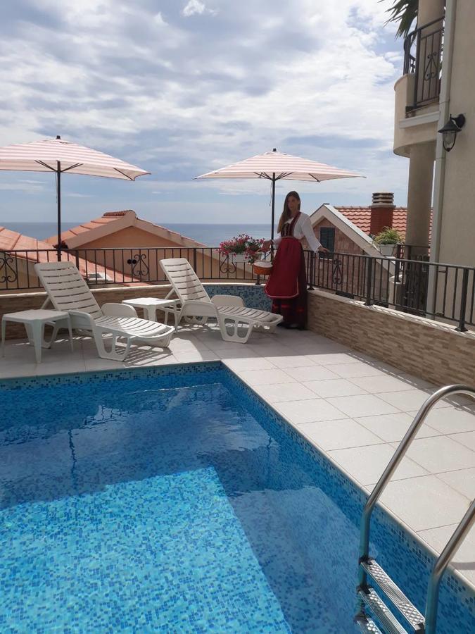 Apartments Leut Свети-Стефан Экстерьер фото